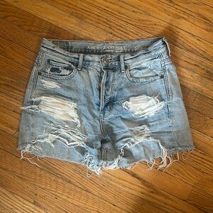American Eagle 90’s Boyfriend Short